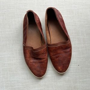 Frye Melanie Slip On - Cognac